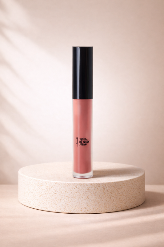 Amavellé high-shine lip gloss for hydrated, luminous lips
